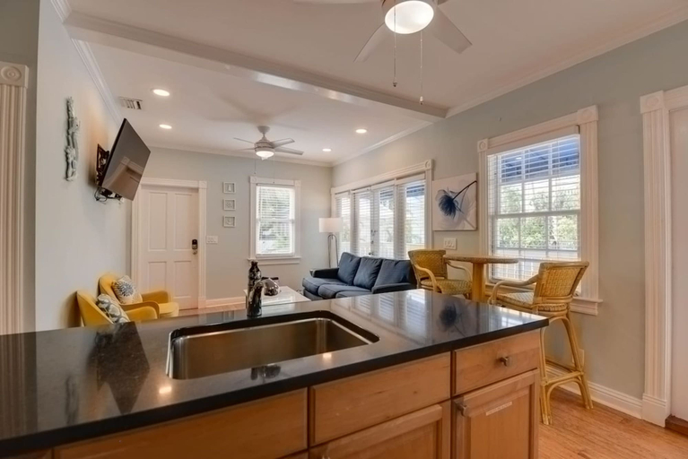 Private kitchen 5, Poolside Suite by Brightwild Pvt Pool Parking, Monroe
