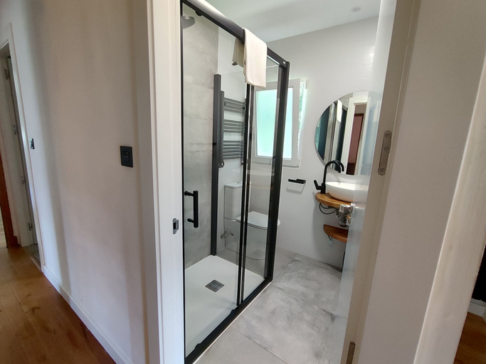 Bathroom 4, Charming 6-bed Chalet in Llanes, Asturias