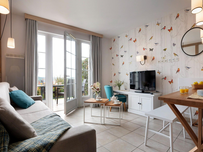 Living room 4, Apartment in Residence & Spa With Common Pool and Sauna, Houlgate, Calvados