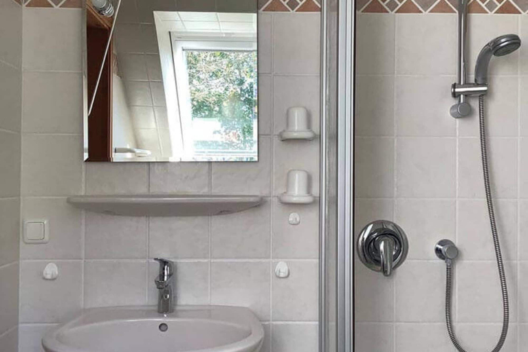 Bathroom 2, Ferienhaus Weiter Feldblick auf Fehmarn, Ostholstein