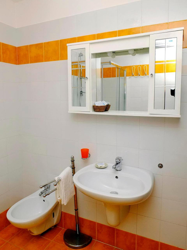 Bathroom 1, B&B Villa Elisa, Napoli