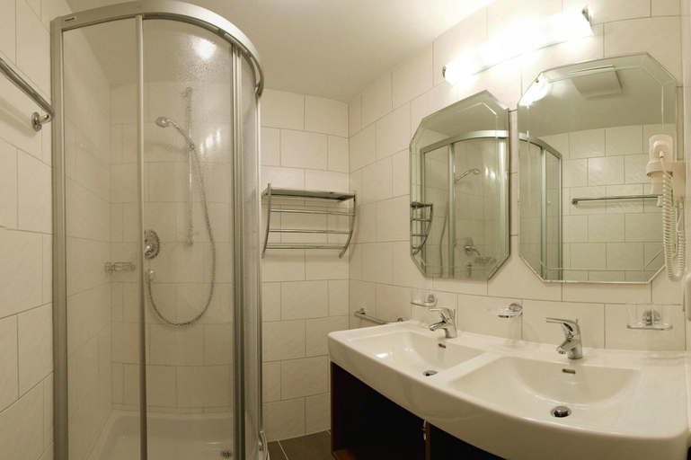 Bathroom 3, Apartment in Ischgl in the mountains, Landeck