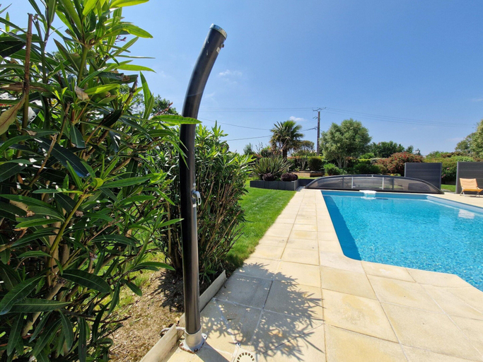 Others 2, Holiday Villa With Pool in Sarzeau, Morbihan