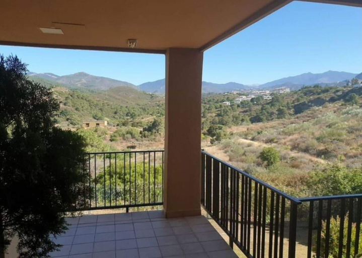 Property grounds 3, 2 Bed Flat-sleeps4-pets-pool-parking-golfclub, Málaga