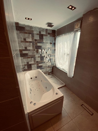 Bathroom 4, HEAVEN HOSTEL, 'Abdin
