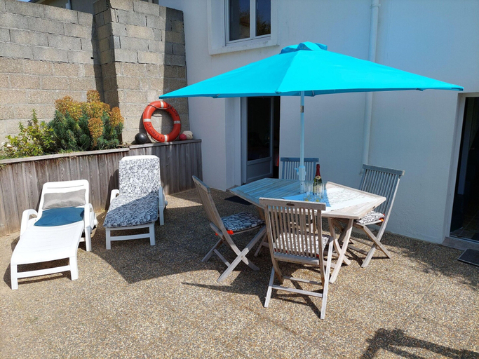 Others 5, Beachfront Apartment in Plouguerneau, Finistère