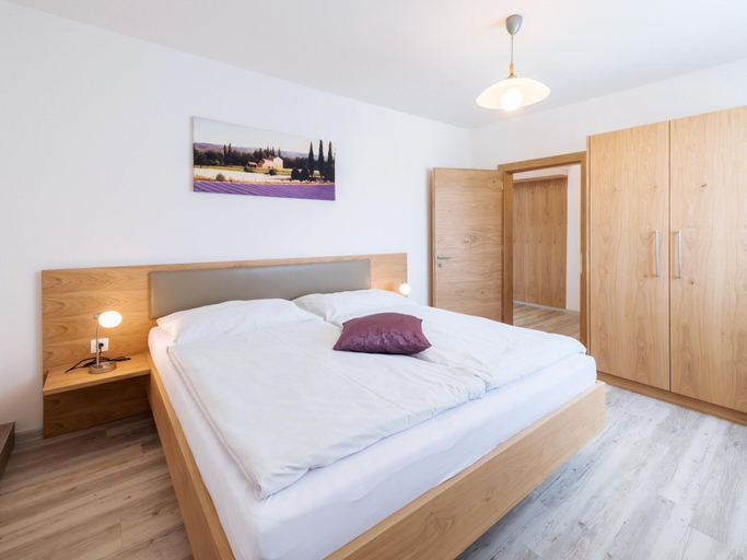Room 5, Adults Only Apartment With Pool, Völkermarkt