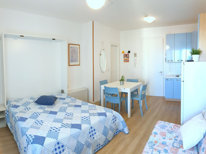 Bedroom 4, Apartment in Bibione With Balcony, Venezia