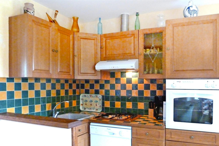 Private kitchen 5, Charming stone house with shared pool, Chambonas, Ardèche