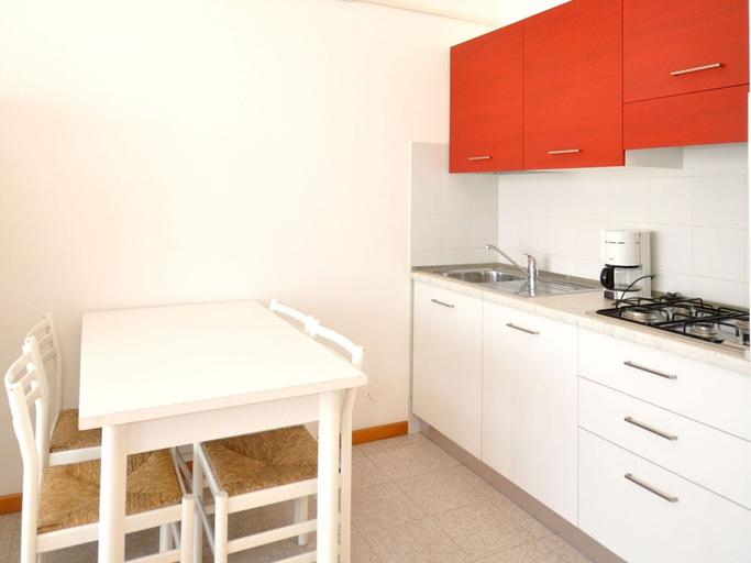 Private kitchen 3, Apartment in Bibione Near Beach & Nature Reserve, Venezia