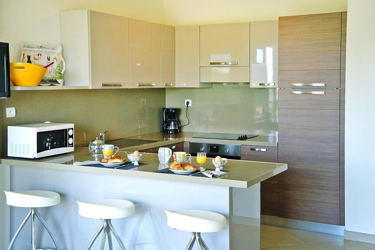 Private kitchen 2, Garden-side Apartment in Salina Bay, Corse-du-Sud