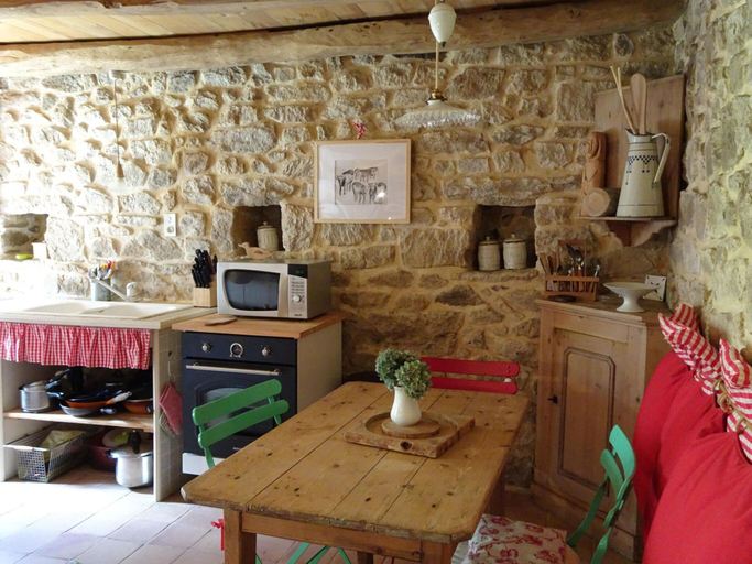 Private kitchen, Beachside Holiday Home in Beuzec-cap Sizun, Finistère