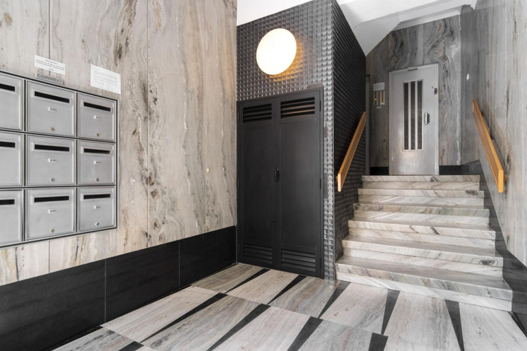 Room 3, LV Premier Amoreiras AM3 Modern Space AC Lift, Lisbon
