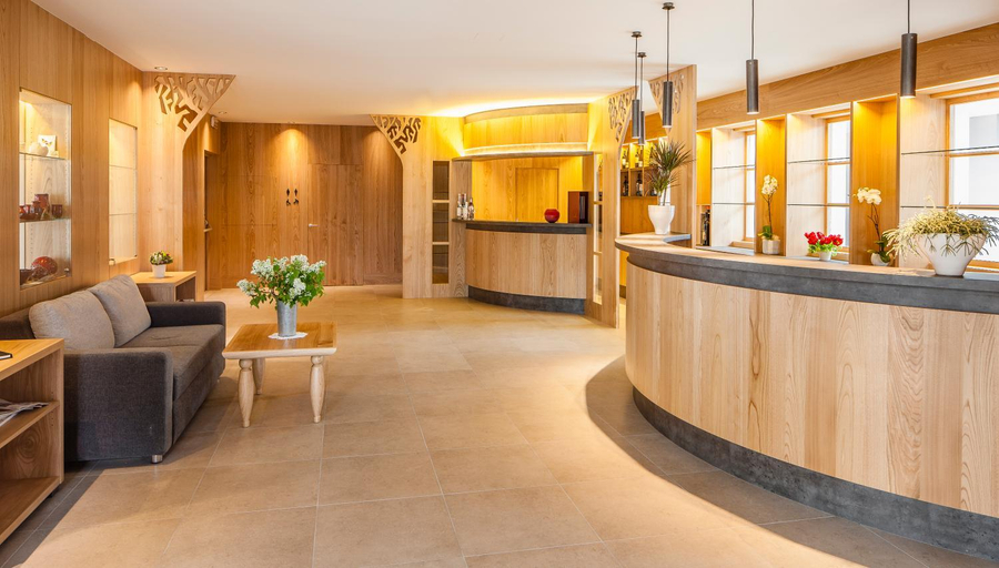 Public Area, Hotel Hasslhof, Bolzano