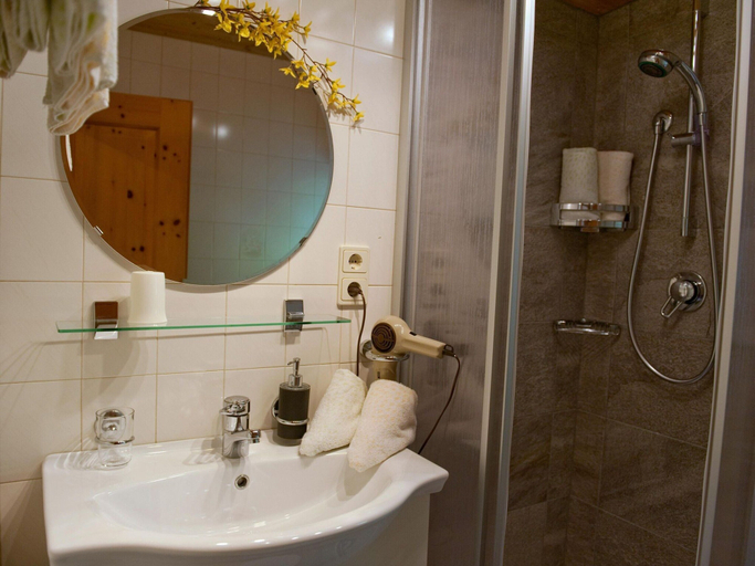 Bathroom 3, Chalet in Funes Valley with Dolomites Views, Bolzano