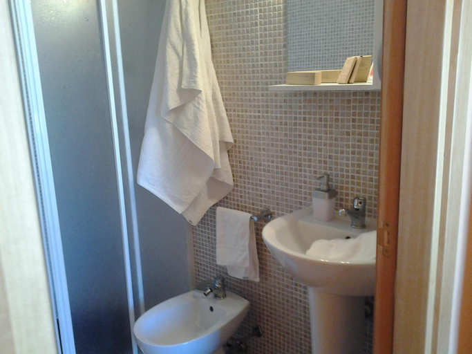 Bathroom 2, B&B Terra Serena, Lecce