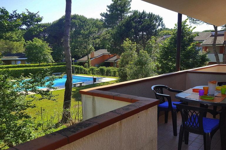 Pool 4, Villas Nautilus With Shared Pool in Bibione, Venezia