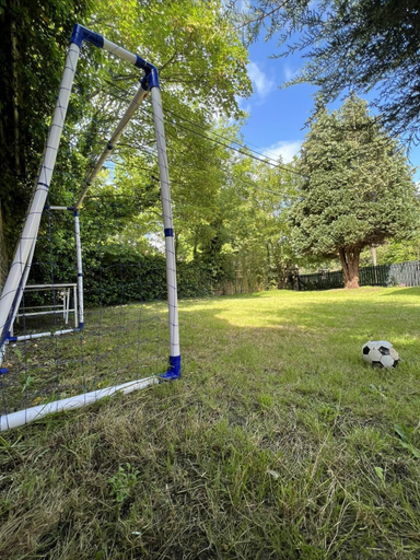 Others 5, Cozy 4-bed Cottage Garden Walk to River Thames, London
