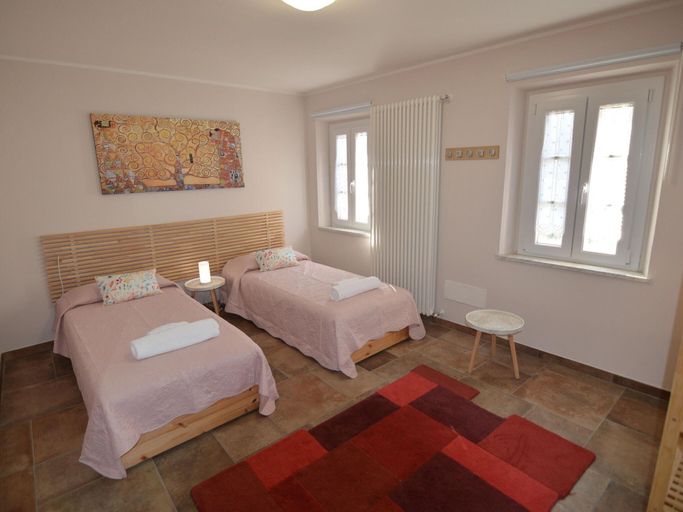 Room 3, Casina di Andrea With Above Ground Pool, Capannori, Lucca