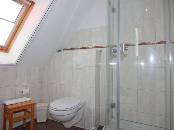 Bathroom 3, Appartementhaus in Trassenheide, Vorpommern-Greifswald