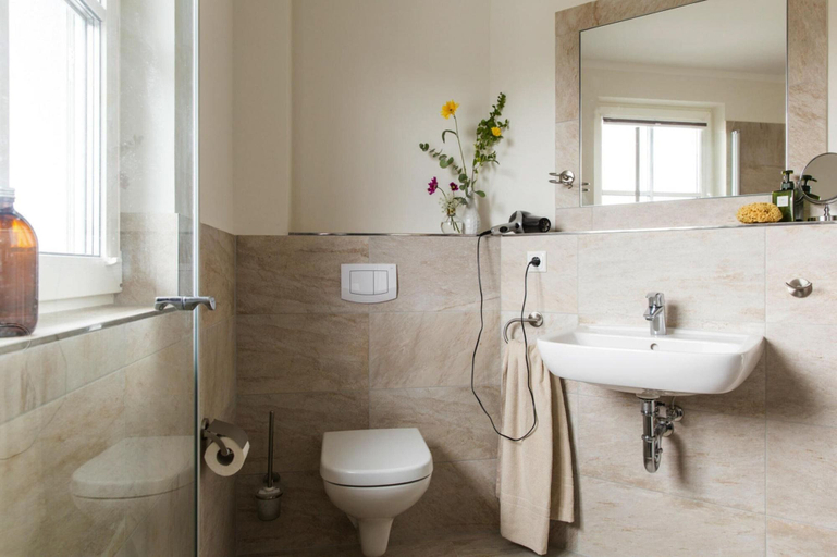 Bathroom 3, Luxushaus am Bodden mit Sauna, Vorpommern-Rügen