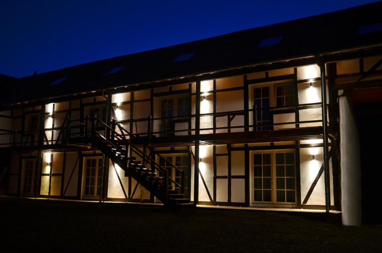 Exterior 6
