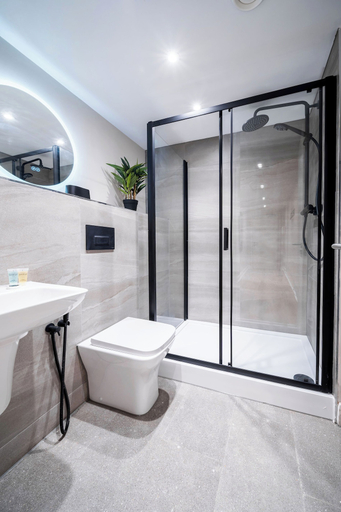 Bathroom 3, Charm of Leeds in With A Stylish Getaway, Leeds
