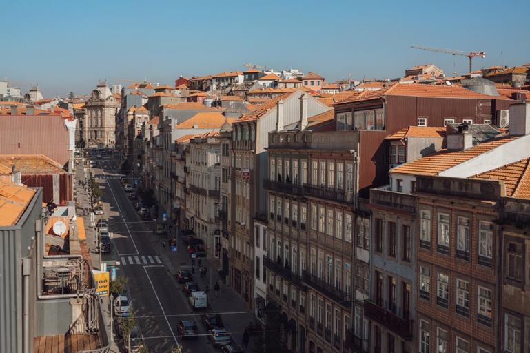 Room 2, Downtown Penthouse With River View by Vacationy, Porto