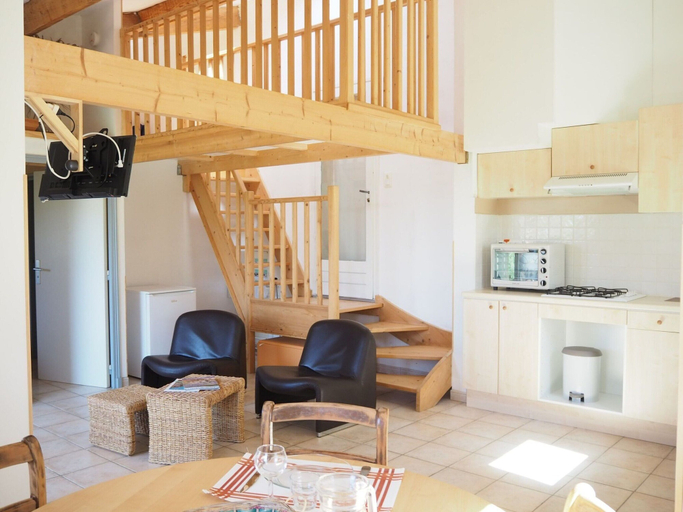 Others 4, Cottage in Luberon Near Apt Market, Vaucluse