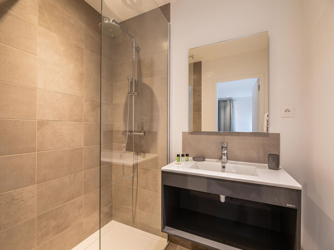 Bathroom 2, Residence Les Terrasses D'arsella, Porto-vecchio, Corse-du-Sud