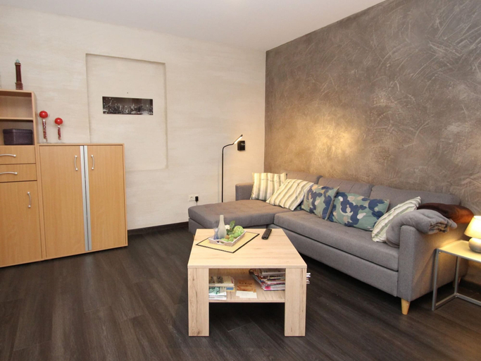 Living room 2, Zentrumsnahe Ferienwohnung in Lage-ex TUI, Lippe