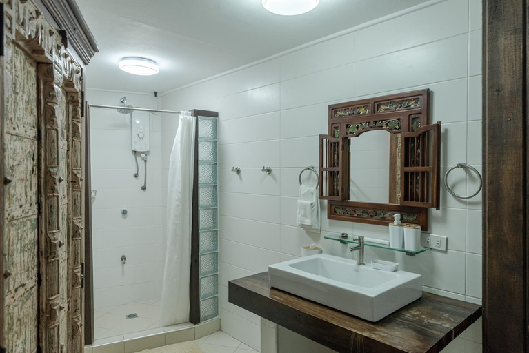 Bathroom 3, Chema's by the Sea Beach Resort, Samal City