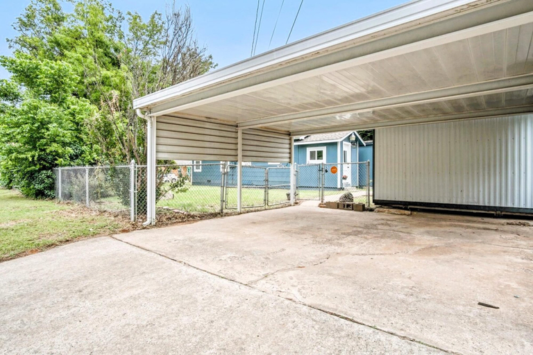 Room 4, Cute Tiny House With Fenced Yard Near Plaza Dist, Oklahoma