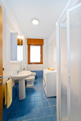 Bathroom, Apartment in Caorle With Heating, Venezia