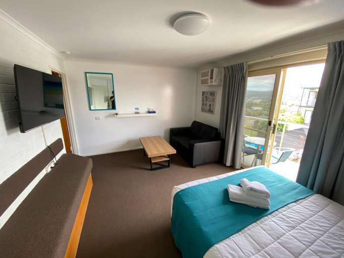 Bedroom 2, Top Of The Town Motel, Eurobodalla