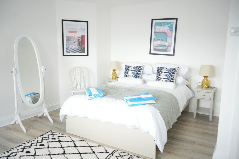 Room 5, Fun Energetic Oasis in Islington - Sleeps6, London