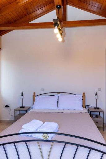 Room 2, Platsa Seaview Retreat - A Stone-built Escape, Peloponnese