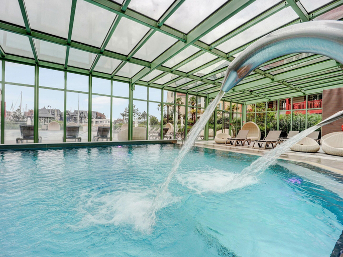 Pool 4, Residence Presqu'ile de la Touques, Deauville, Calvados