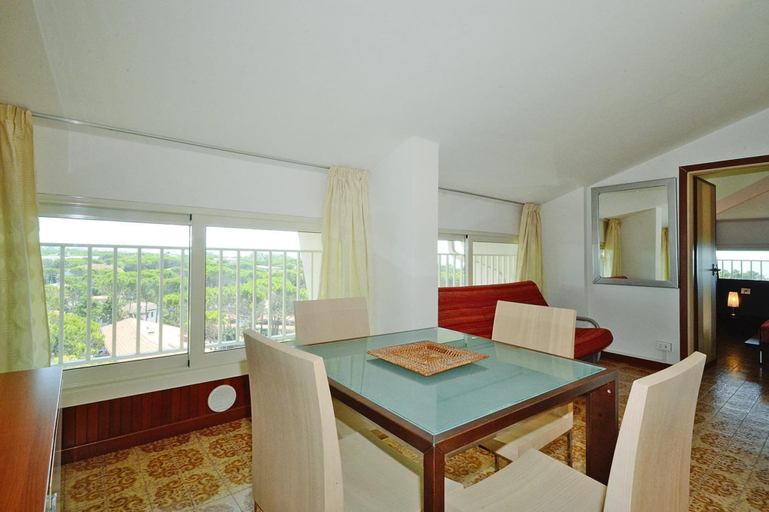 Dining, Apartment in Bibione Pineda Near Shopping, Venezia