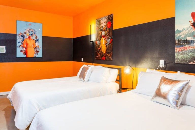 Room 2, Eastside House Supreme Downtown 6 Min Drive, Travis