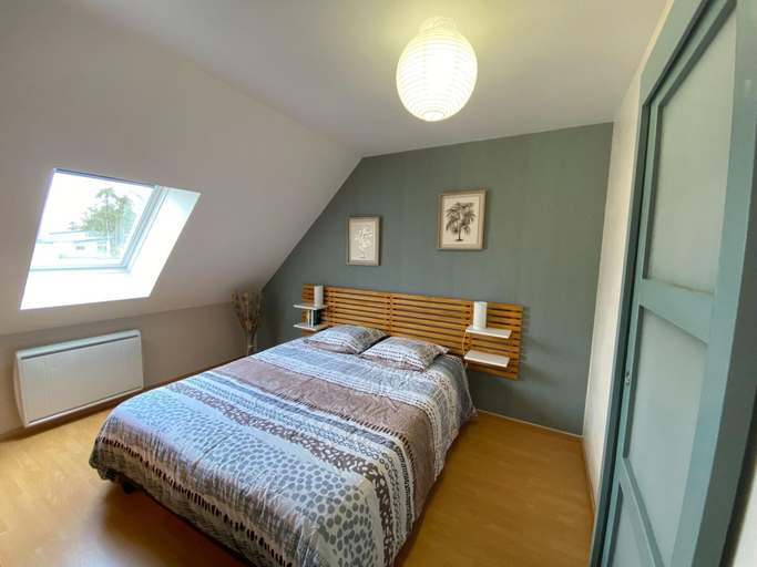 Room 4, Holiday Home in Normandy Near Sandy Beaches, Manche