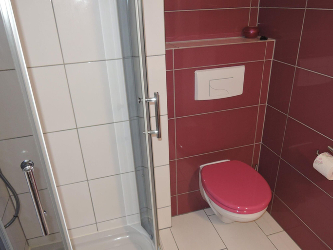 Bathroom 4, Holiday Home in Dziwnowek by Baltic Beach, Kamień