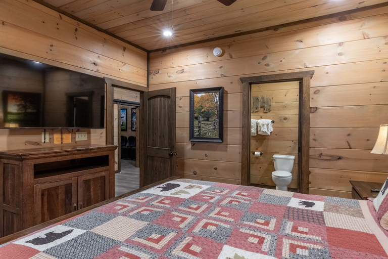 Room 5, Stunning 4bedroom With Sky Views, Sevier
