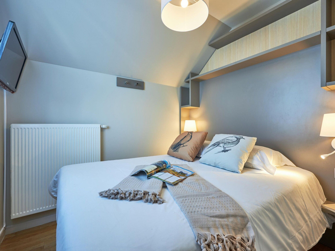 Bedroom 2, Residence Le Chant des Oiseaux in Courseulles-sur-mer, Calvados