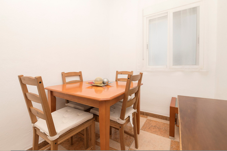 Room 5, Velbar in Cadiz With 3 Bedrooms and 1 Bathrooms, Cádiz