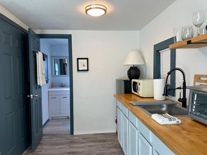 Room 2, Cute Tiny House With Fenced Yard Near Plaza Dist, Oklahoma