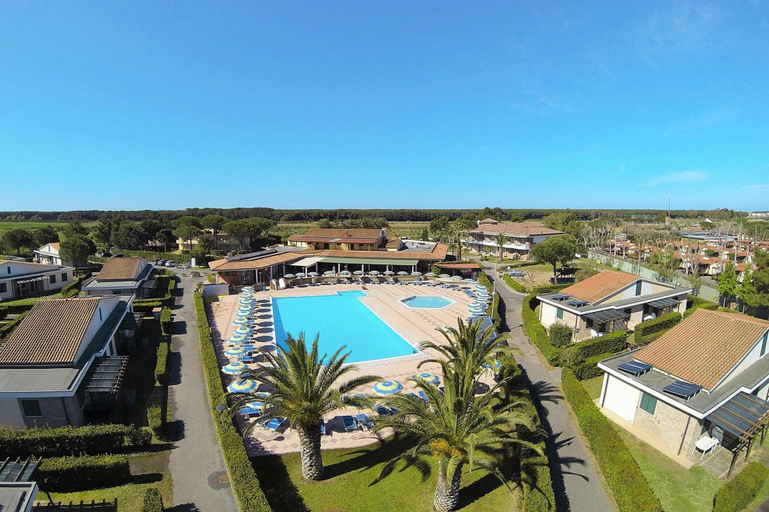 Pool 4, Villa in Cecina Mare Near Sandy Beach, Livorno