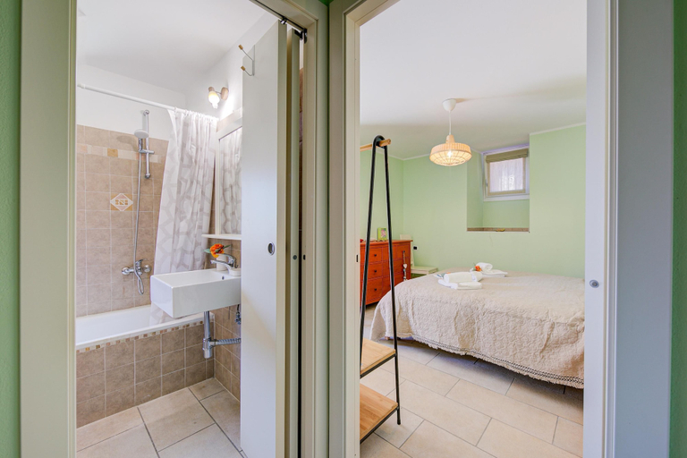 Room 5, Brighty Rainbow House Garden, Novara