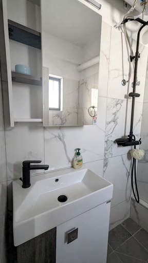 Bathroom 5, JM Apartment in Kamena Vourla, Central Greece