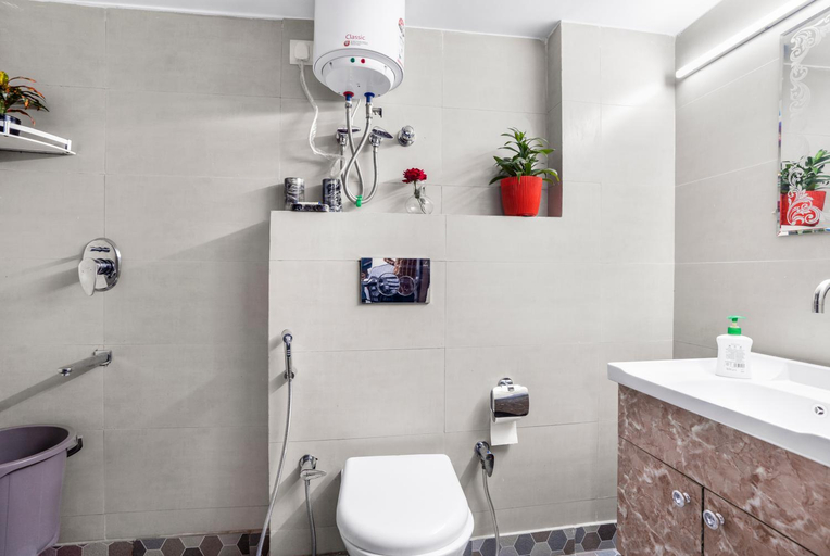 Others 5, Homlee - Pentagon 5 bhk super luxurious large flat, Delhi